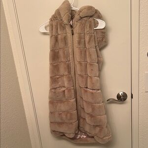 Via Spiga faux fur sleeveless jacket with hood